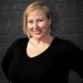 About Us - Julie - English teacher - Open Mind Teaching